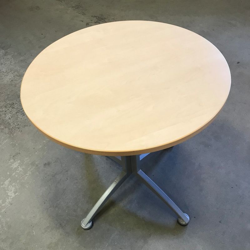 Bord Kinnarps Asto Ø 70 cm björklaminat - begagnad