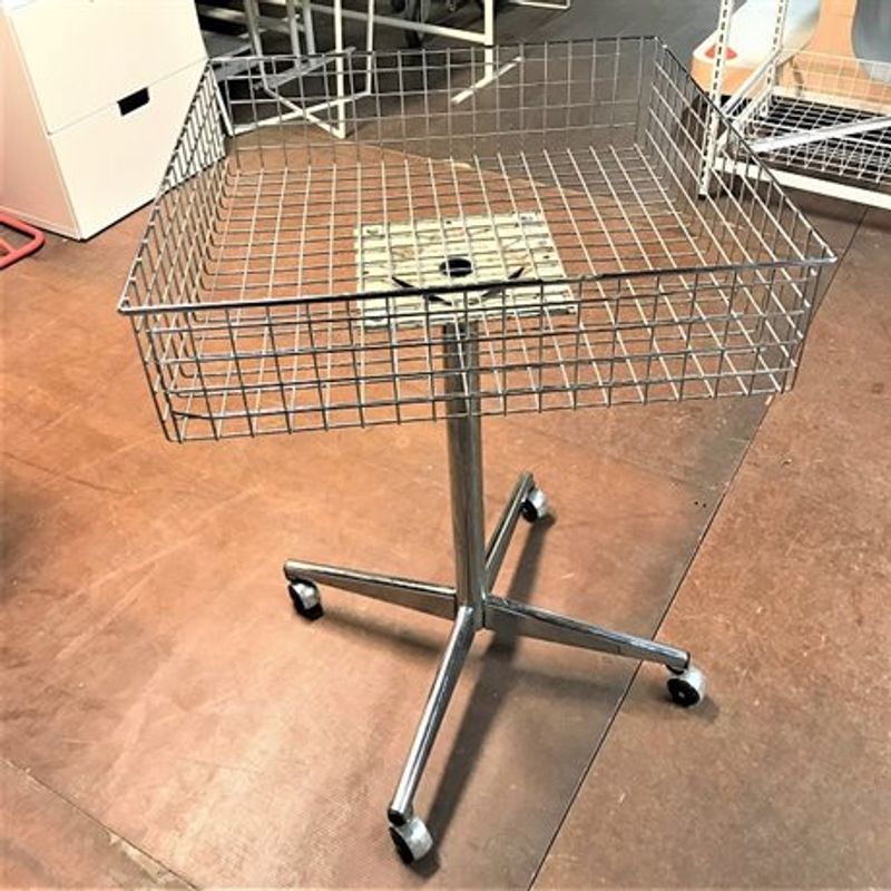 Störtkorg med hjul 62x62 krom - begagnad