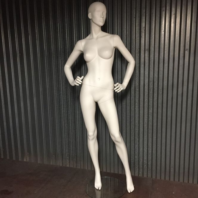 Huvudbild Skyltdocka dam -  begagnad