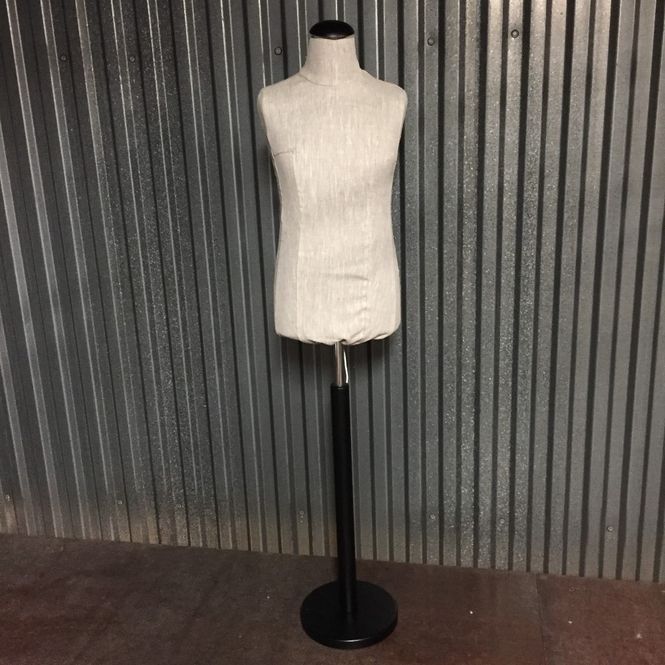 Huvudbild Torso ungdom linne på fot - begagnad