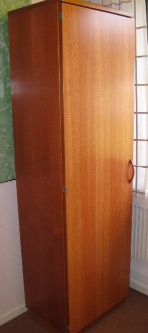 Huvudbild Garderob EFG bets - begagnad