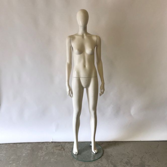 Huvudbild Skyltdocka dam vit -  begagnad