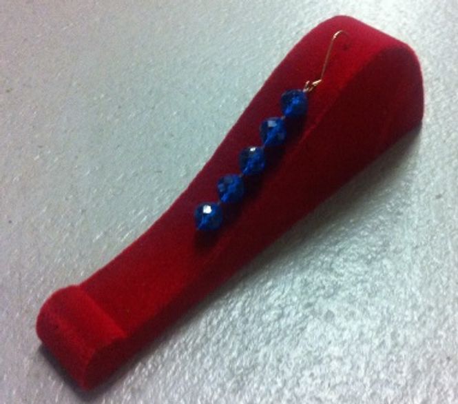 Huvudbild Smyckesdisplay röd velour