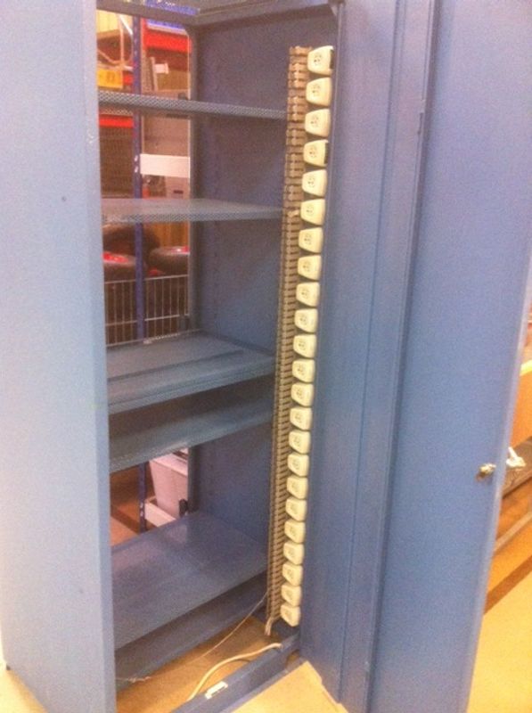 Dataskåp 760x600x1950 mm - begagnad