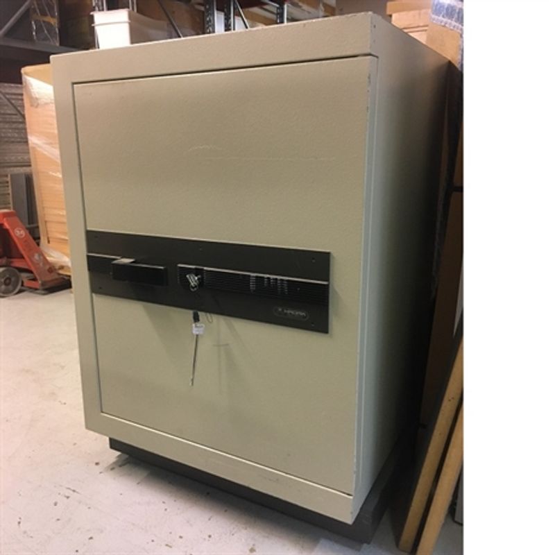 Datamediaskåp Hadak 1300 DIS120 - begagnat