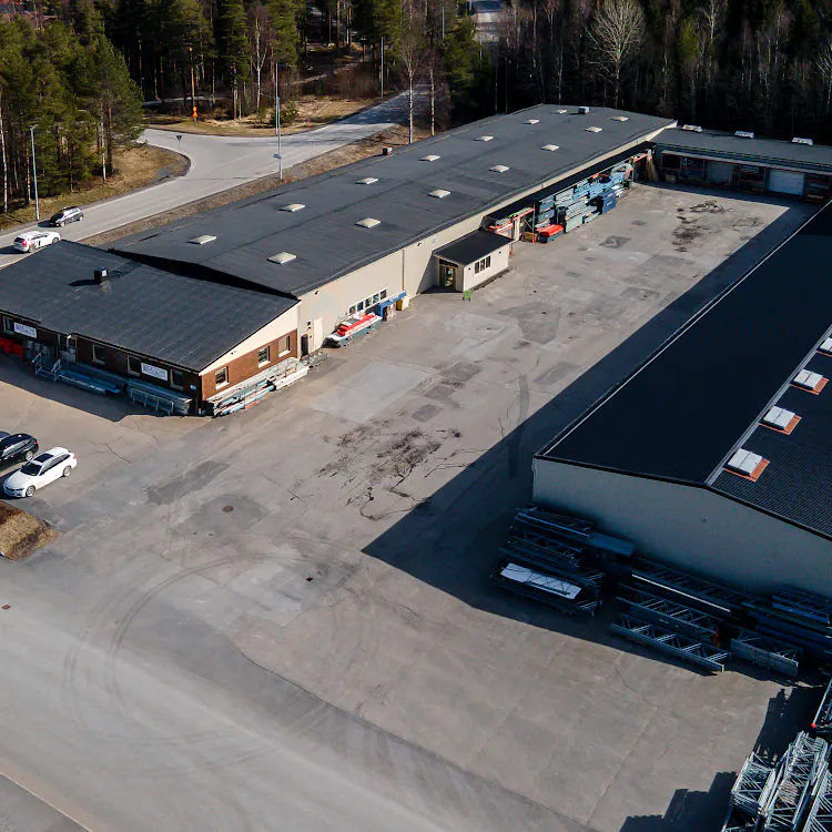 BESÖK VÅR BUTIK PÅ CEMENTVÄGEN 18