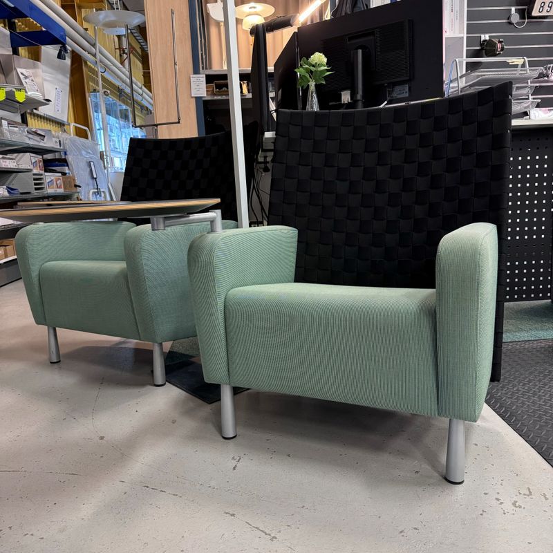 Sittmöbel med avställningsyta - begagnad